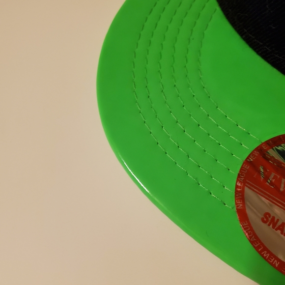 Black & Neon Green Diamond Snapback Hat - Picture 3 of 6